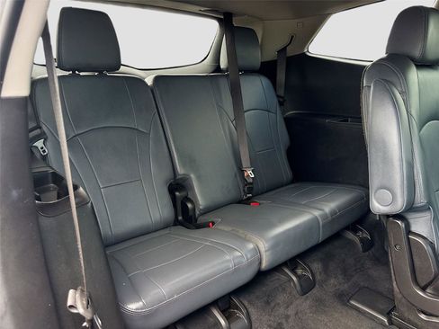 Used 2020 Buick Enclave Essence w/ LPO, Cargo Package FWD image 26