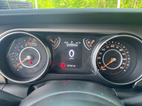Used 2022 Jeep Gladiator Sport AWD/4WD image 14