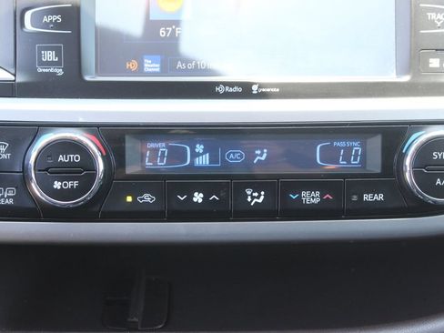 Used 2014 Toyota Highlander Limited FWD image 26