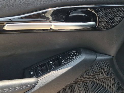 Used 2023 Kia Seltos S w/ Navigation Package FWD image 11