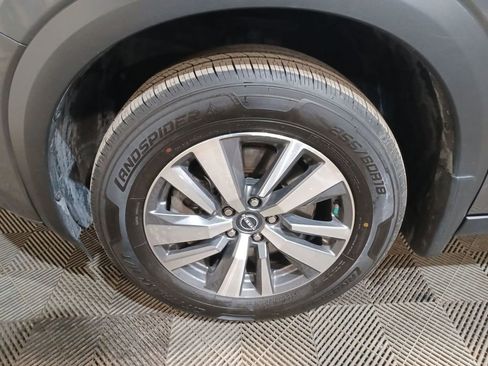 Used 2024 Nissan Pathfinder SL image 18