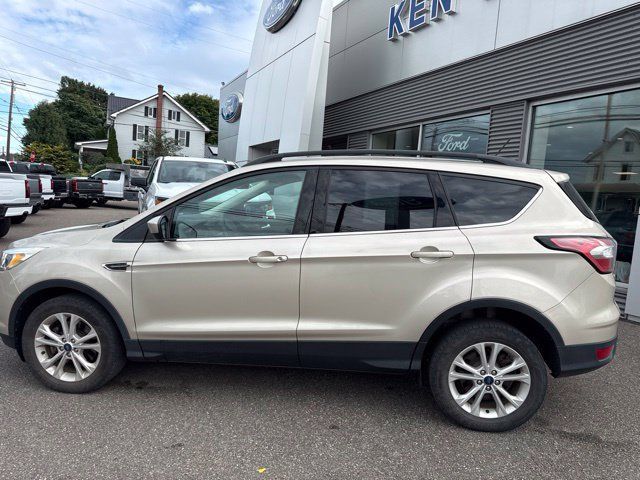 Used 2018 Ford Escape SE w/ Ford Safe & Smart Package AWD/4WD image 9
