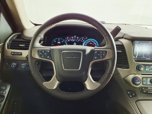 Used 2017 GMC Yukon XL Denali AWD/4WD image 16