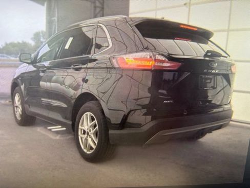 Certified 2024 Ford Edge SEL w/ Convenience Package AWD/4WD image 3