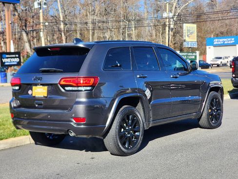 Certified 2021 Jeep Grand Cherokee Laredo X image 22