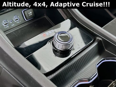 Used 2024 Jeep Grand Cherokee Altitude image 17