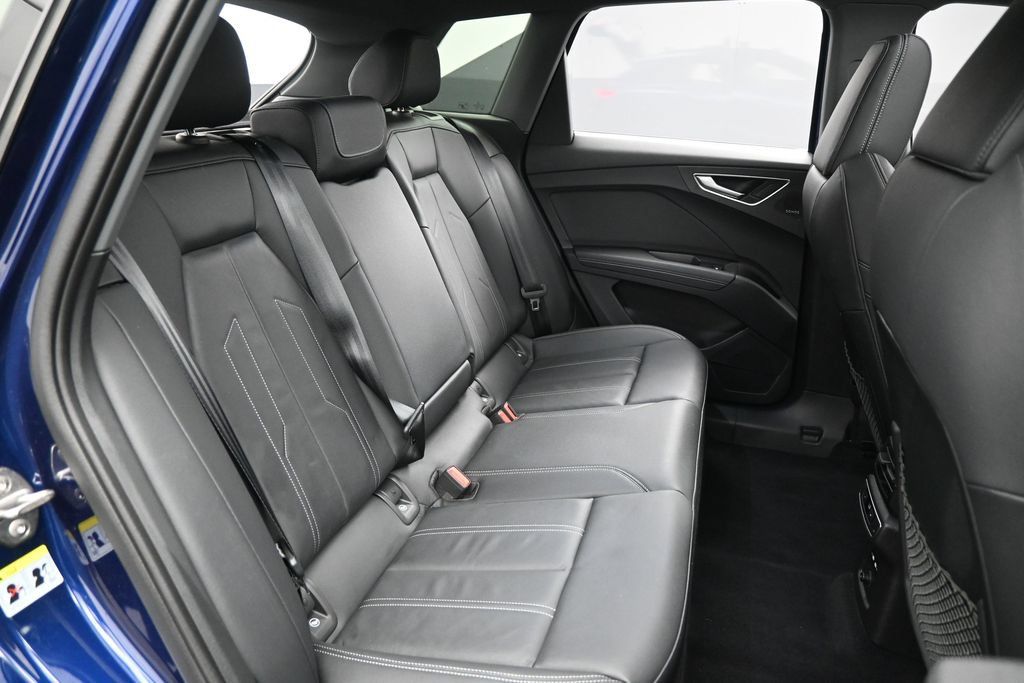 Used 2022 Audi Q4 e-tron Premium Plus w/ Premium Plus AWD/4WD image 31