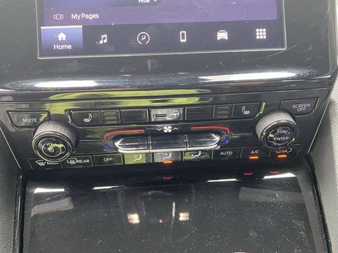 Used 2021 Jeep Grand Cherokee L Laredo image 21