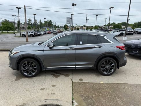 Used 2019 INFINITI QX50 Essential w/ Sensory Package AWD/4WD image 9