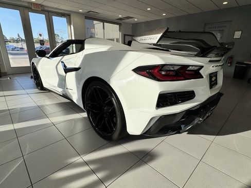 Used 2025 Chevrolet Corvette Z06 image 5