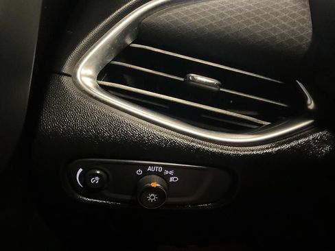 Used 2017 Chevrolet Malibu LT FWD image 24