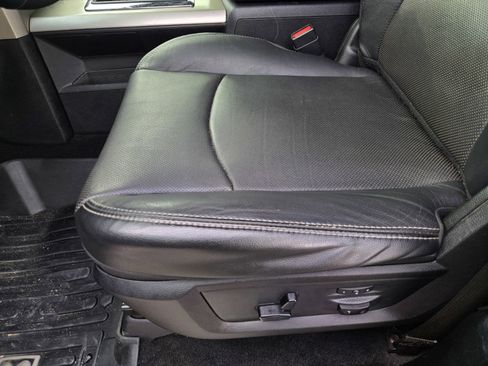 Used 2014 RAM 1500 Laramie w/ Convenience Group image 15