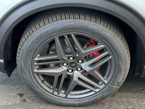 New 2026 Ford Explorer ST w/ Sun And Sound Package image 9