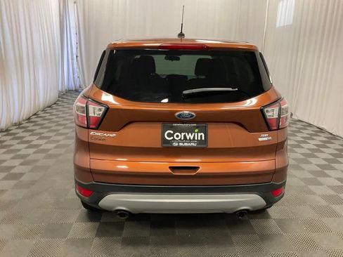 Used 2017 Ford Escape SE w/ SE Cold Weather Package AWD/4WD image 9