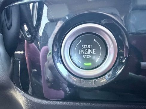 Used 2024 GMC Sierra 1500 SLT image 16