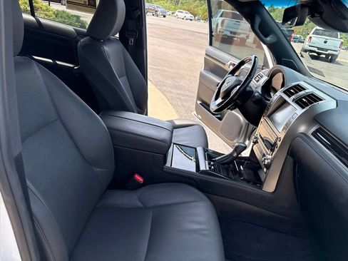 Used 2021 Lexus GX 460 Premium AWD/4WD image 32