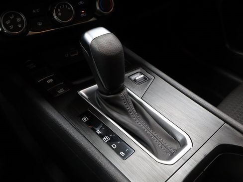 Certified 2025 Nissan Kicks S image 31