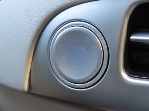 Used 2024 Hyundai Palisade Limited image 13