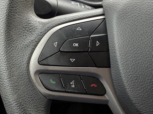 Used 2019 Jeep Cherokee Latitude w/ Popular Appearance Group FWD image 28