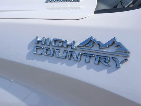 Used 2023 Chevrolet Silverado 1500 High Country w/ Technology Package image 8