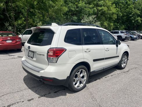 Used 2018 Subaru Forester 2.5i Touring AWD/4WD image 10
