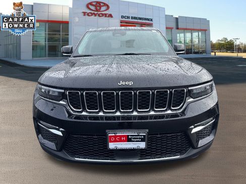 Used 2023 Jeep Grand Cherokee Limited image 2