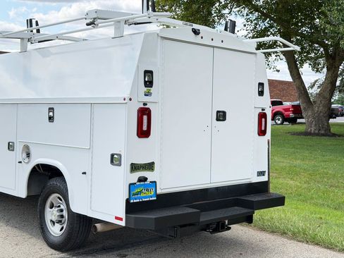 Used 2022 Chevrolet Express 3500 w/ Power Convenience Package RWD image 39