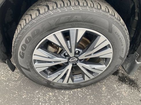 Used 2023 Nissan Rogue SV AWD/4WD image 34