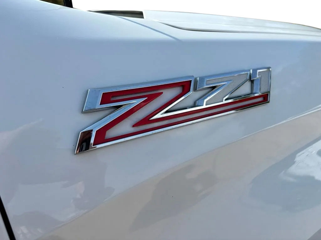 Used 2022 Chevrolet Silverado 1500 Custom Trail Boss w/ LPO, Dark Essentials Package AWD/4WD image 13