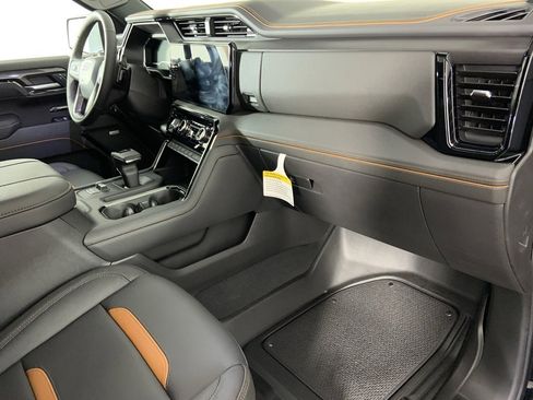 Used 2025 GMC Sierra 1500 AT4 w/ AT4 Premium Package image 30