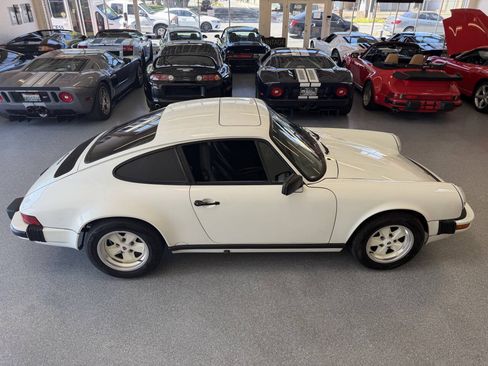 Used 1988 Porsche 911 Carrera RWD image 12
