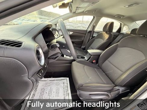 Used 2023 Kia Forte LXS w/ LXS Technology Package image 11