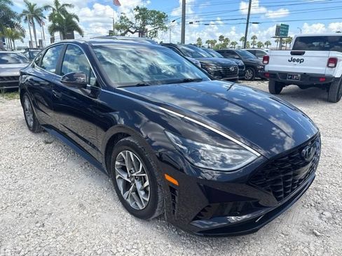 Used 2023 Hyundai Sonata SEL w/ Preferred Accessory Package FWD image 3