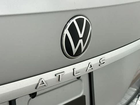 Used 2023 Volkswagen Atlas SE AWD/4WD image 28
