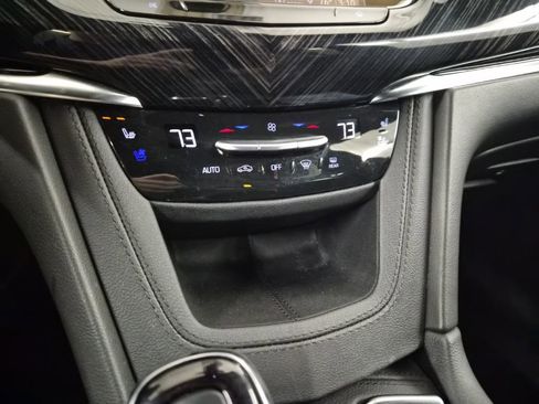 Certified 2025 Cadillac XT6 Premium Luxury image 33