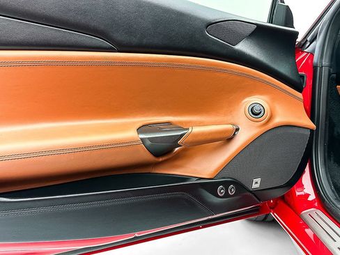 Certified 2018 Ferrari 488 GTB RWD image 17