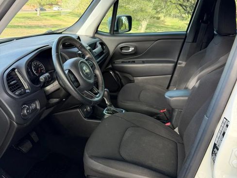 Used 2020 Jeep Renegade Altitude AWD/4WD image 10