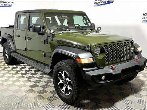 Used 2021 Jeep Gladiator Sport image 3