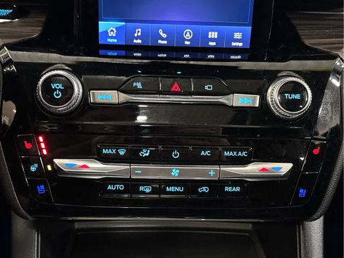 Used 2022 Ford Explorer Limited w/ Limited Technology Package image 14