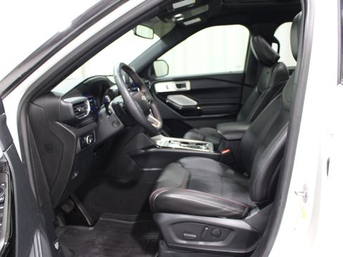 Used 2024 Ford Explorer ST w/ Equipment Group 401A AWD/4WD image 3