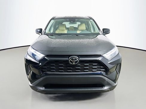 Used 2022 Toyota RAV4 XLE AWD/4WD image 2