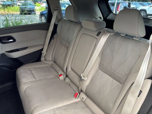 Used 2025 Nissan Rogue SV FWD image 38