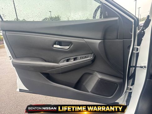 Used 2025 Nissan Sentra SV w/ All-Weather Package FWD image 11