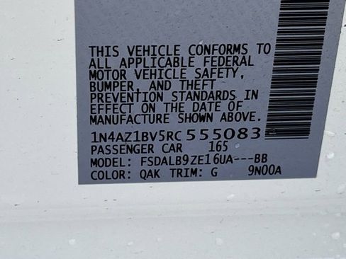 Used 2024 Nissan Leaf S image 32