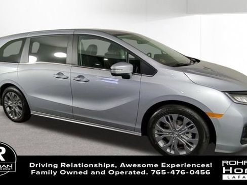 New 2026 Honda Odyssey Touring image 2