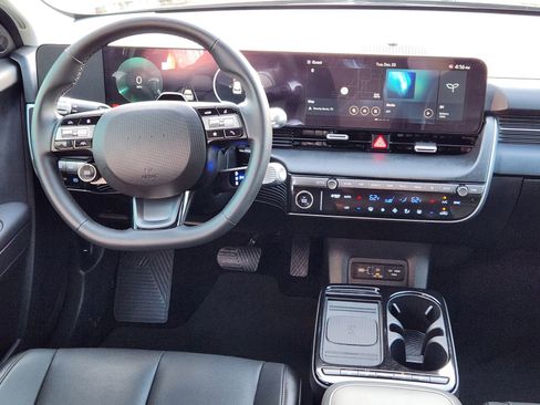 Used 2025 Hyundai Ioniq 5 SEL image 32