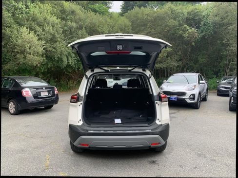 Used 2021 Nissan Rogue SV image 38