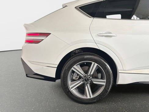 Used 2025 Genesis GV80 3.5T AWD/4WD image 16