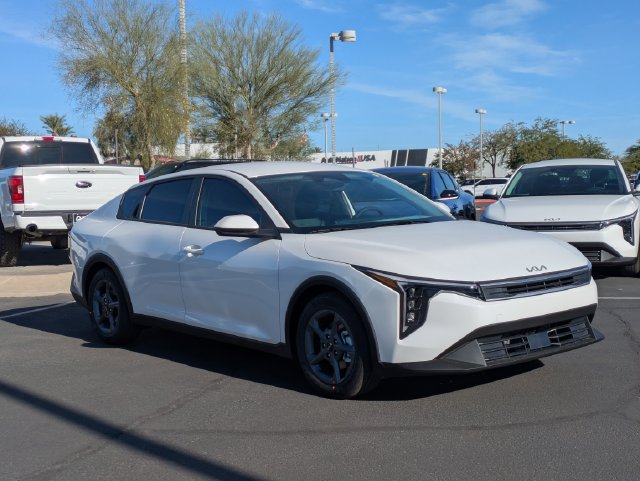 Certified 2025 Kia K4 FWD image 7