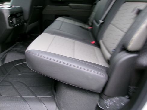 New 2026 Chevrolet Silverado 2500 ZR2 image 15